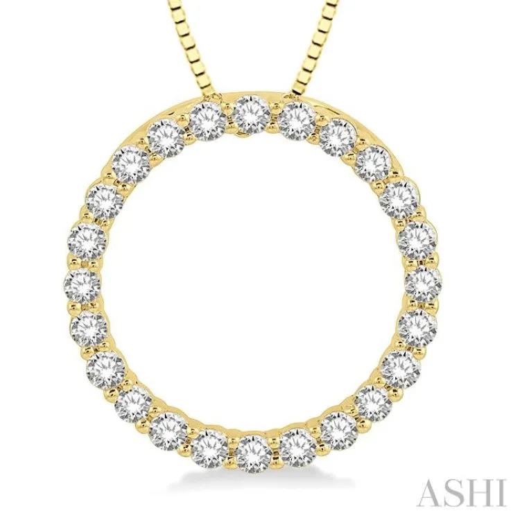 1/2 Ctw Circle of Love Round Cut Diamond Pendant With Chain in 14K Yellow Gold