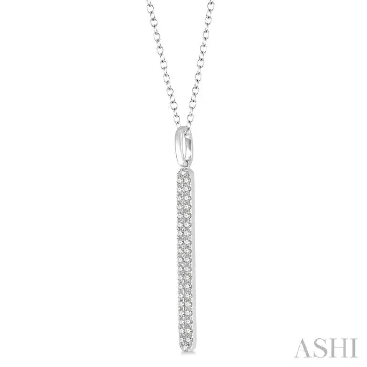 1/4 ctw Rounded Bar Round Cut Diamond Pendant With Chain in 14K White Gold