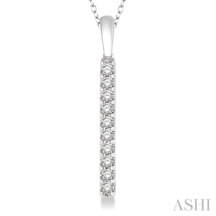 1/5 Ctw Vertical Bar Round Cut Diamond Pendant With Link Chain in 14K White Gold