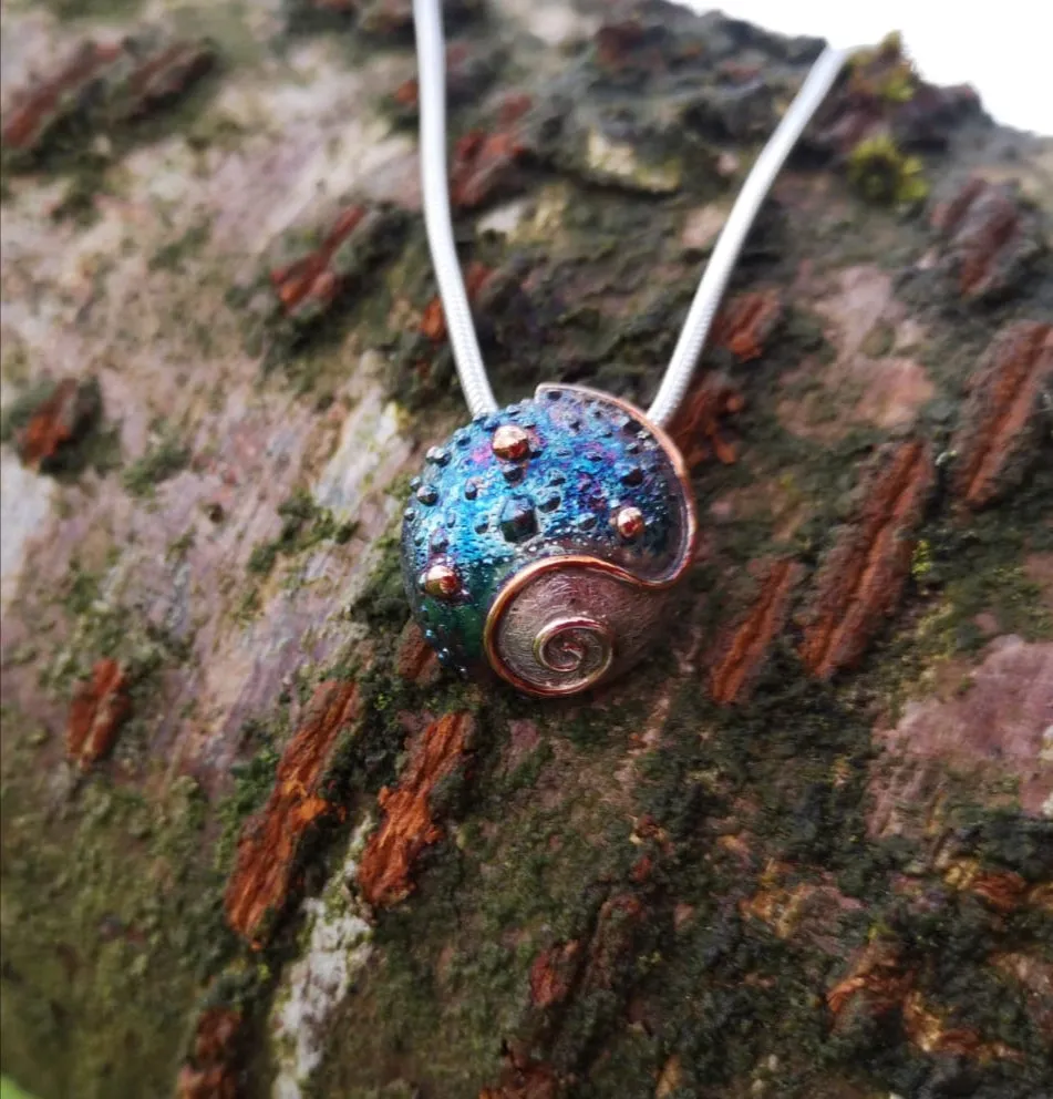 Cúrsa an tSaoil | Journey of Life Medium Pendant