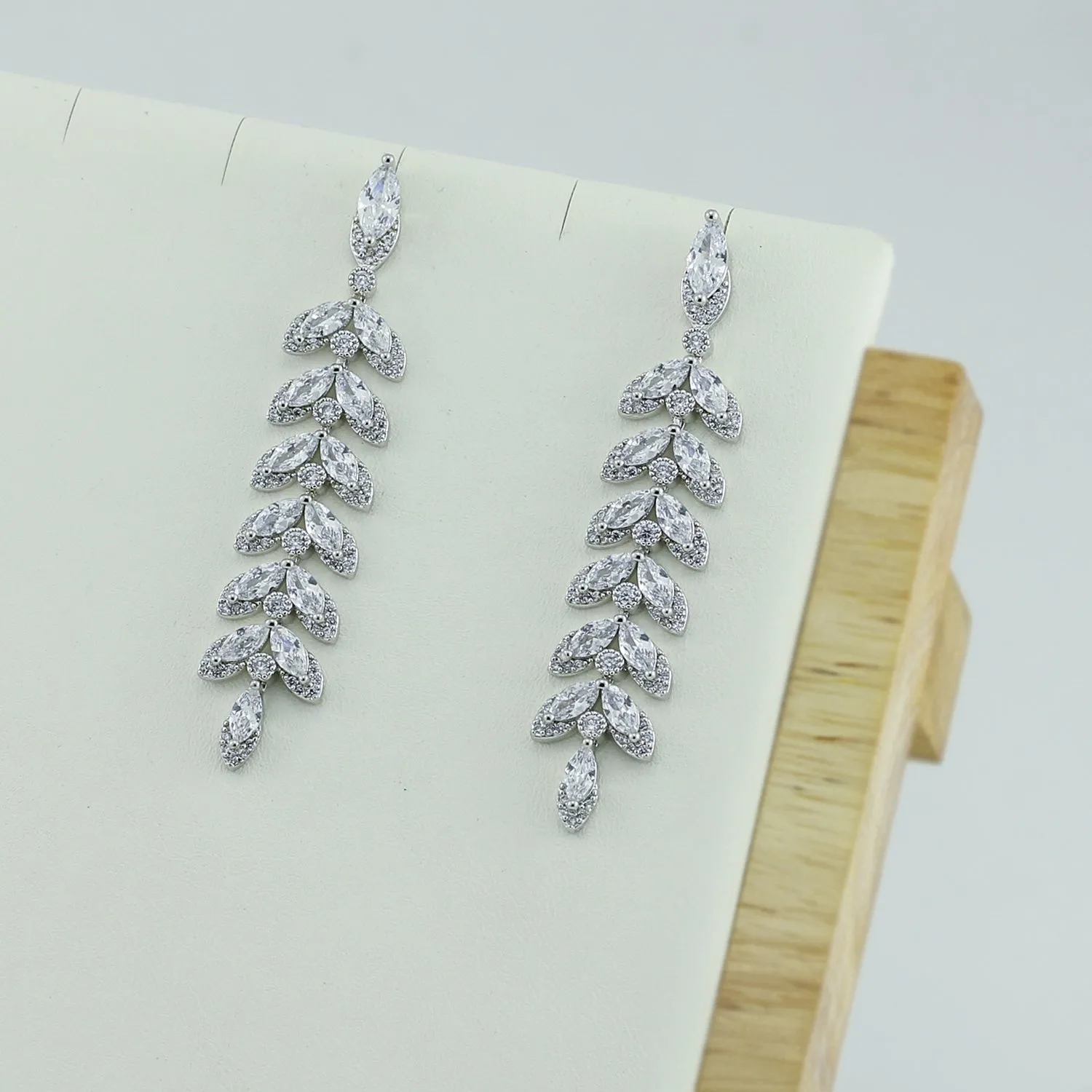 Cubic Zirconia Drop Dangle Bridal Wedding Leaf Earring CE10081