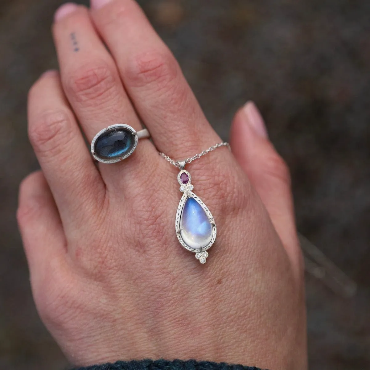 Labradorite Horizontal Prong Ring