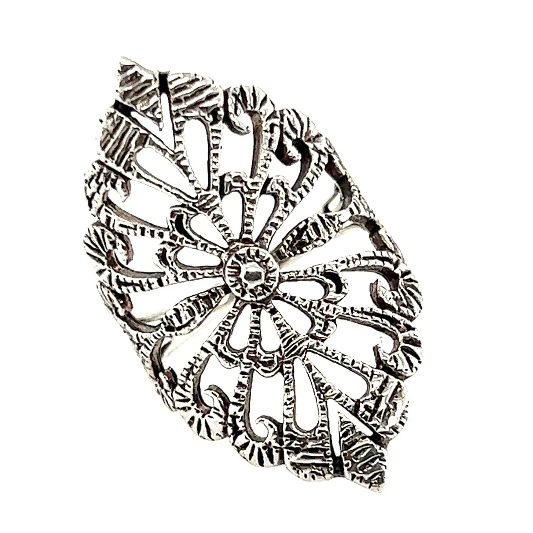 R106 Vintage Style Diamond Shape Floral Ring