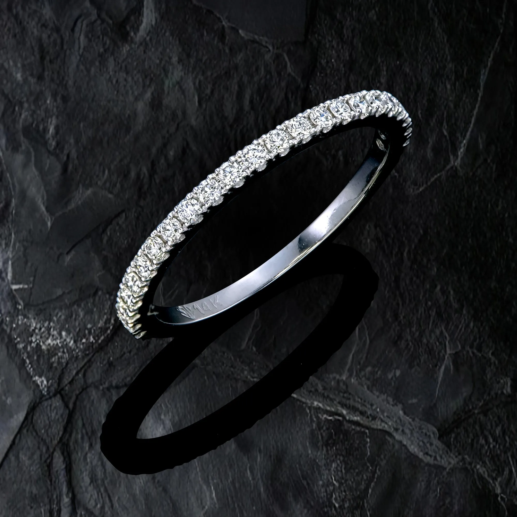 The Venusa Round Diamond Band